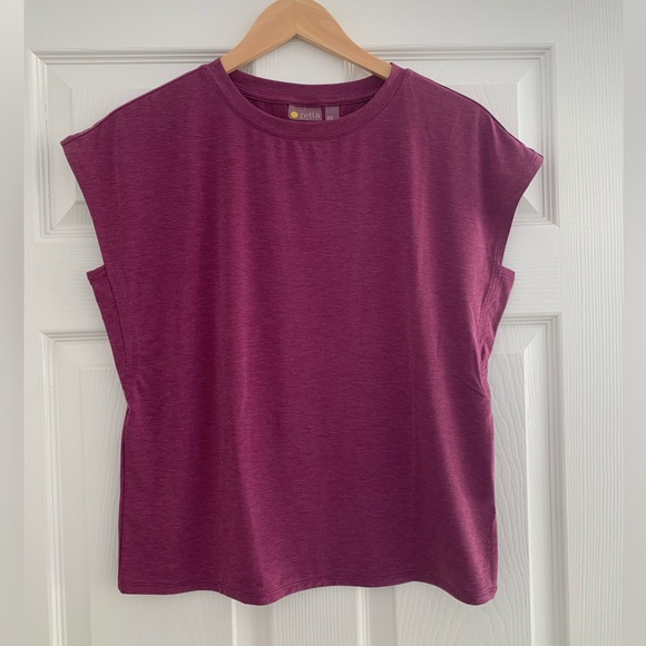 Zella Hana Studio T-Shirt - Picture 2 of 13